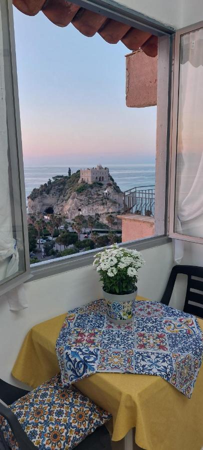 Апартаменты La Finestra Sul Mare Тропея Экстерьер фото